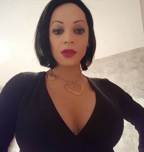 Suzy travesti pollona 25cm culazo tragon sajista erotica punto.G relajación
