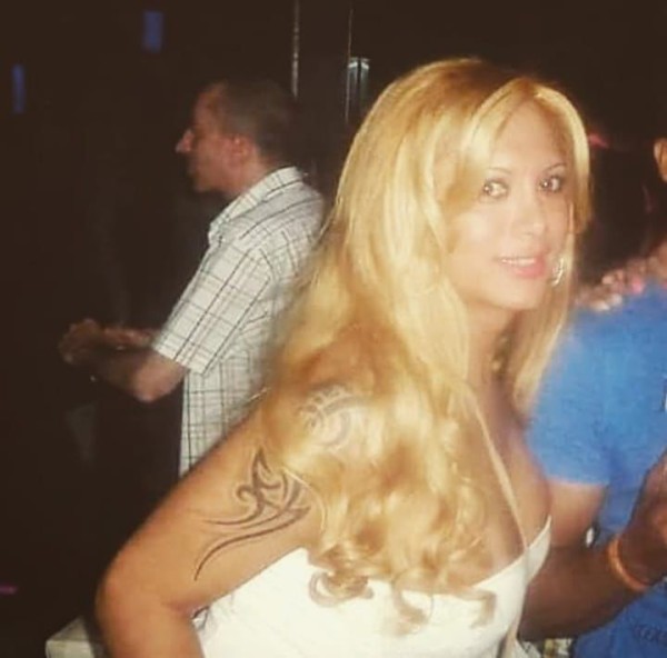 TRANS RUBIA DE LUJO PUTISIMA LA TRAGO A FONDO