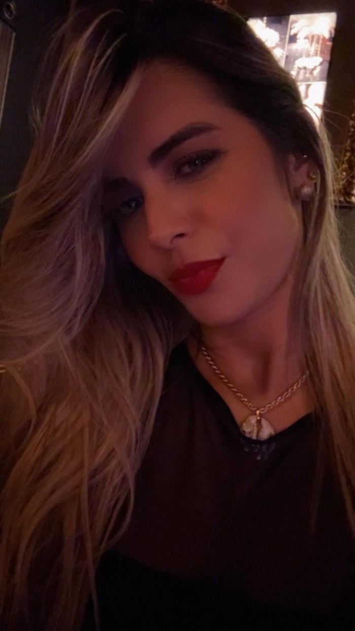 Brasileña rubia visiosa y cariñosa e cachonda