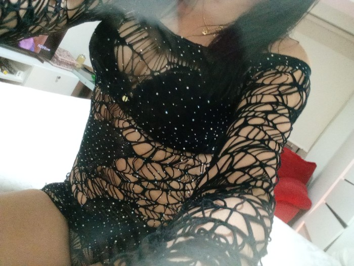 DELICIA LATINA FIESTERA ARDIENTE MUY COMPLETA