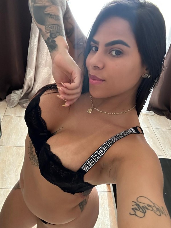 Dublin 12, johana  27 años, colombiana