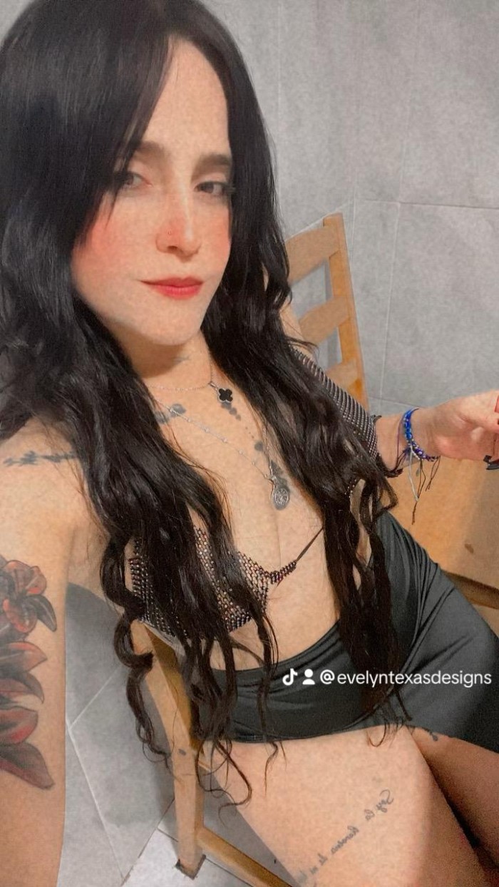 MUJER COMPLACIENTE PAREJAS LESBICO FIESTERA A TOPE