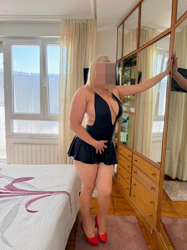 BOMBA DE SEXO COMPLACIENTE FIESTERA EN ORDICIA