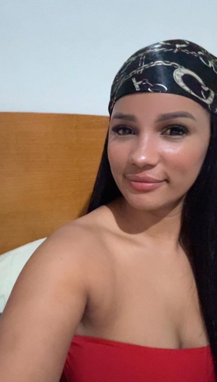 Fiesta Internacional con 5 Bomboncitas