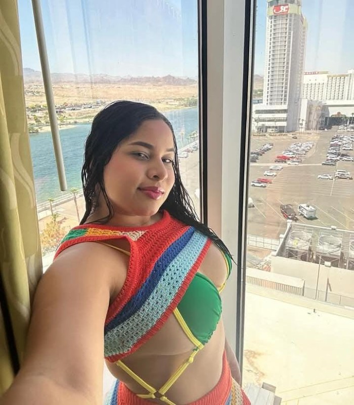 Jovencita juguetona 21 anitos viciosa morbosa cach