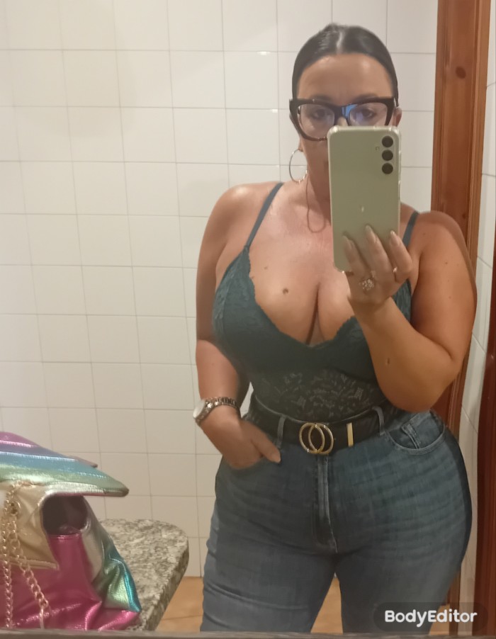 SOLITA EN MI PISO…GALLEGA!!