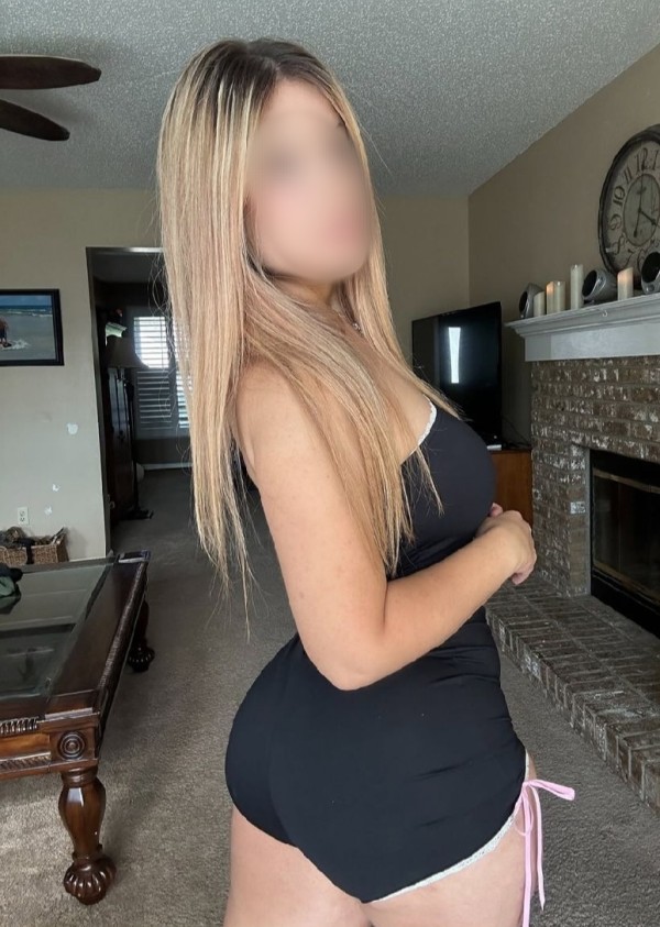 RUBIA CALIENTE Y FOLLONA, RECIEN LLEGADITA