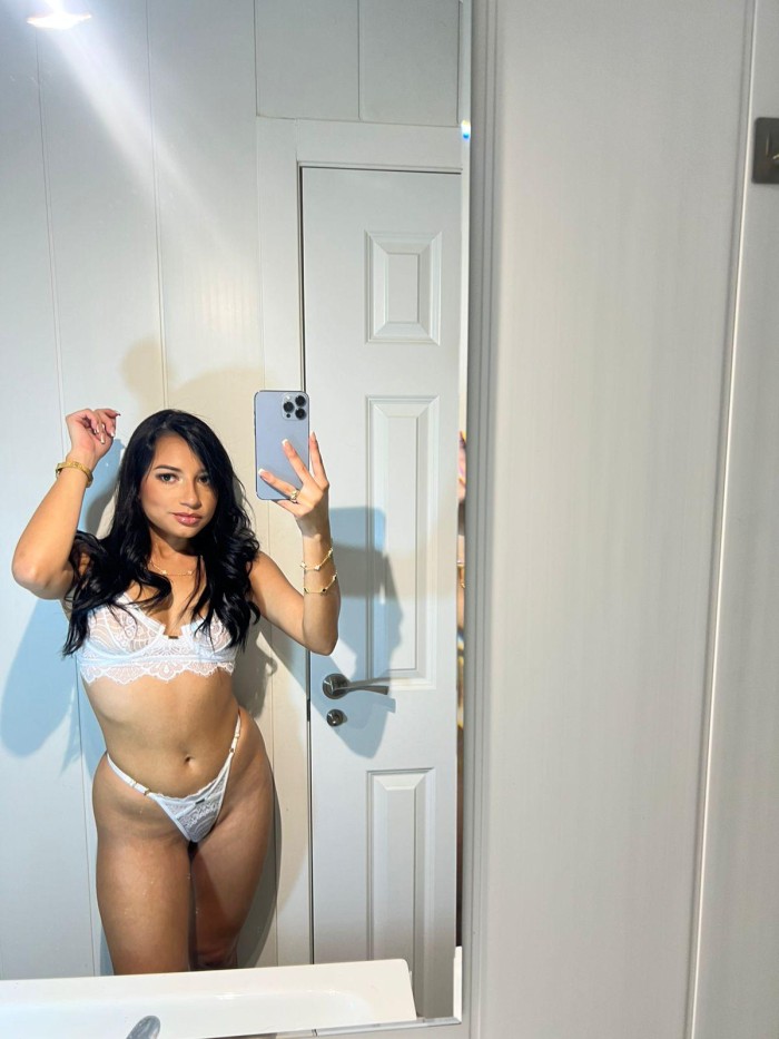 DIOSA DEL SEXO CARIÑOSA COMPLACIENTE EN MALAGA