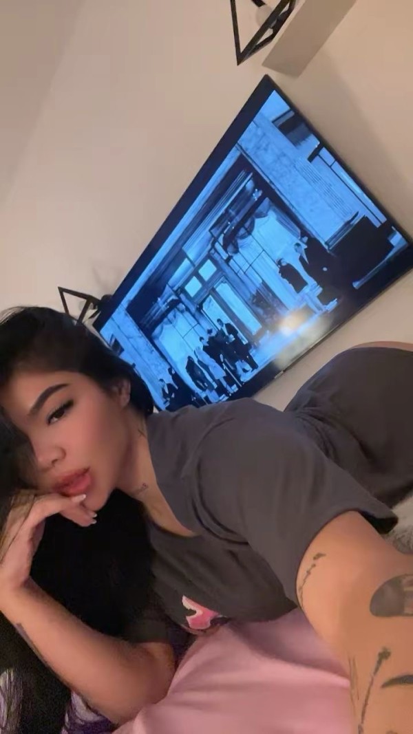 Chica mui bonita amable y cariñosa