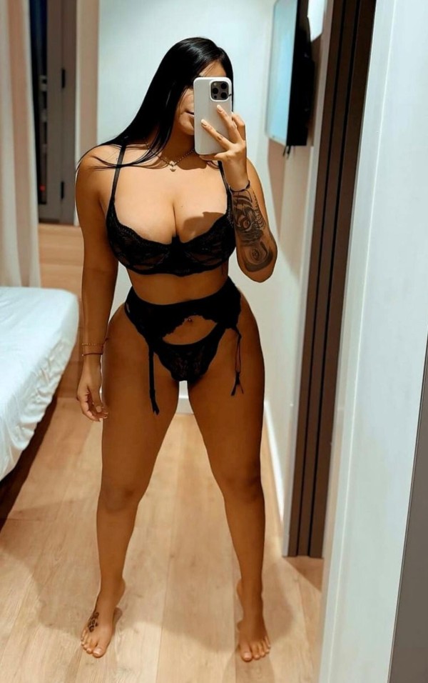 Viviana venezolana Divina fiesta,69 ,tríos, salidas ,masajes y más.