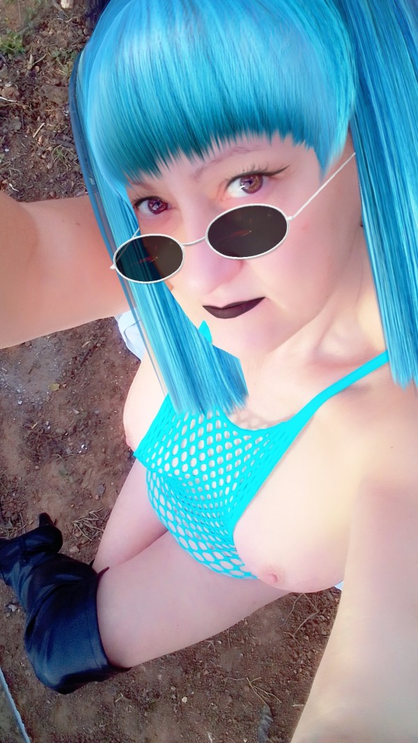 Madura, sexo depilado con vibrador x videollamada