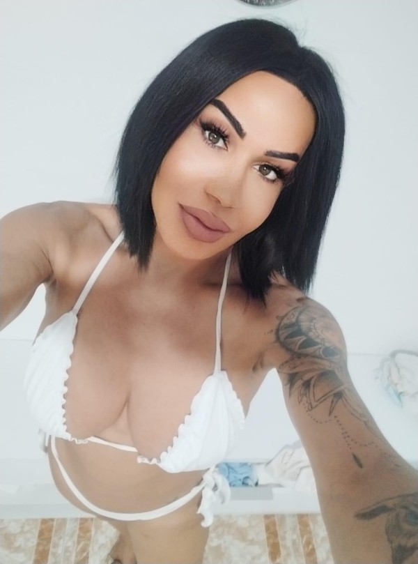 MISTERIOSA MORENA DOMINANTE 24 HORAS