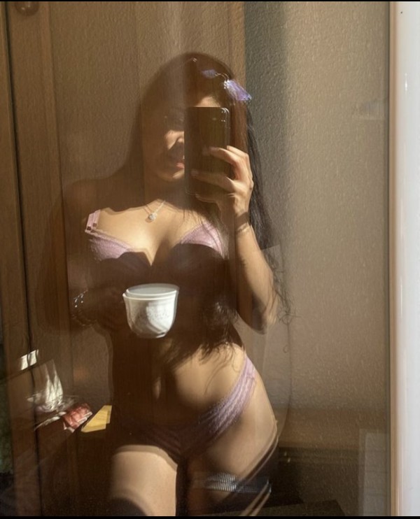 Nueva por aquí jovencita 19 años unos de paso