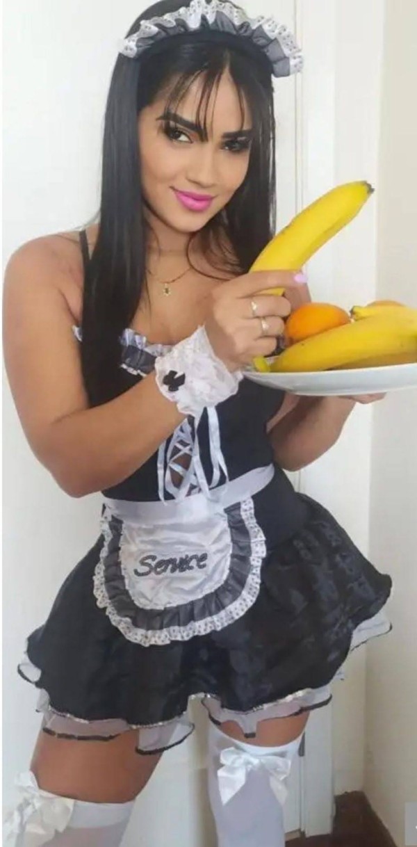 Elisa preciosa buenas curvas recién llegada