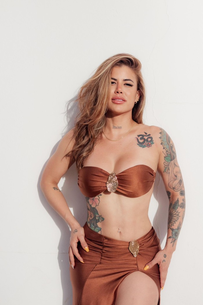 Colombiana vip exclusiva muy guapa