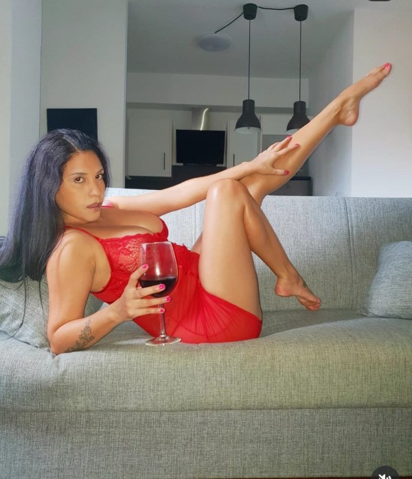 AMIGUITAS CENTRO,SIN ENGAÑOS. DIVERSION TOTAL. JUGUETONASY MORBOSA, GRIEGO.