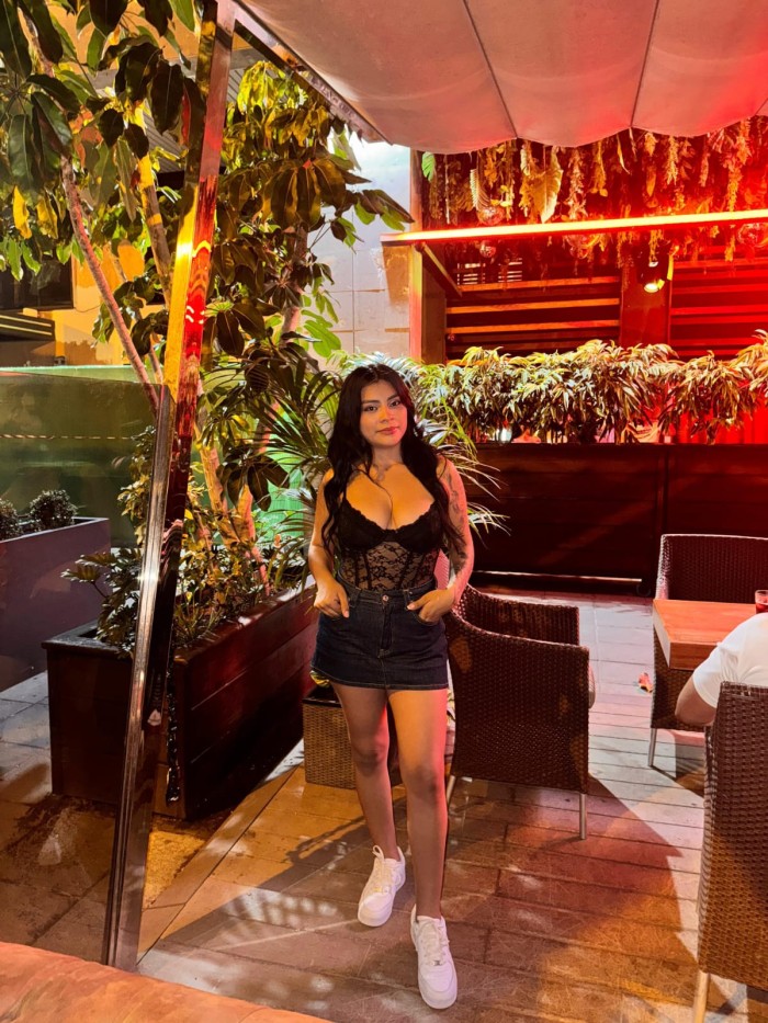 Hermosa latina super hot (VIA JULIA)