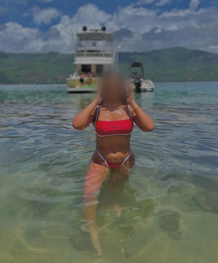 MUJER COMPLACIENTE SIN LIMITES EN LA CAMA º