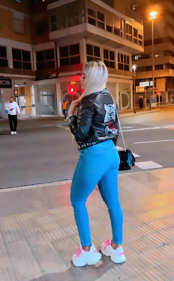 Ricos besos para ti en Madrid  zona Carabanchel 24 hs fiestas packs horas