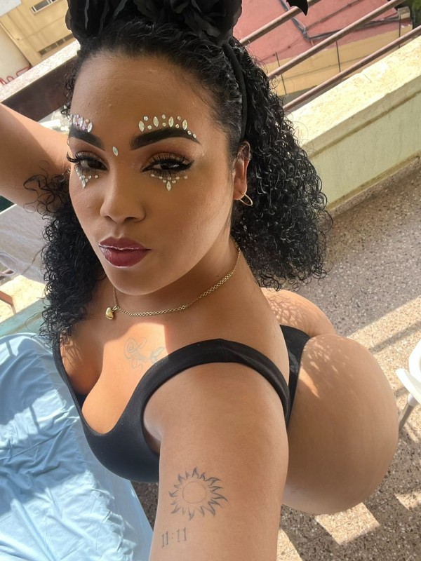 SARA VENEZOLANA JOVENCITA MUY CARIÑOSA Y CACHONDA