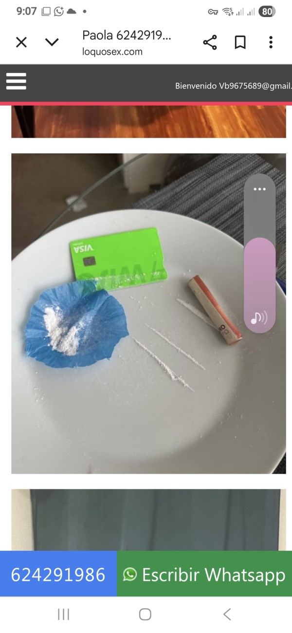 RECIEN LLEGADA ME MOLA EL DEDO EN MI CULETE ME PONE SUPER CACHONDA