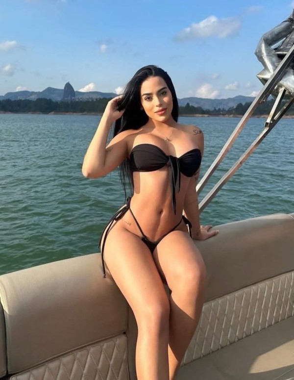 CACHONDA RECIÉN LLEGADA SIN LÍMITES