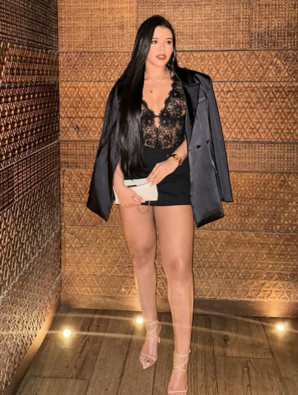 AMAYA jovencita de lindo cuerpo elegante sensual