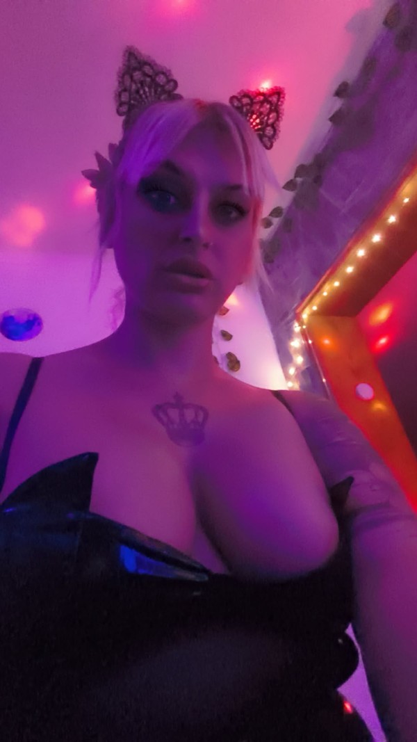 *Domina victoria * BDSM ABDL sexo natural coño culo y estrapoong fiesta