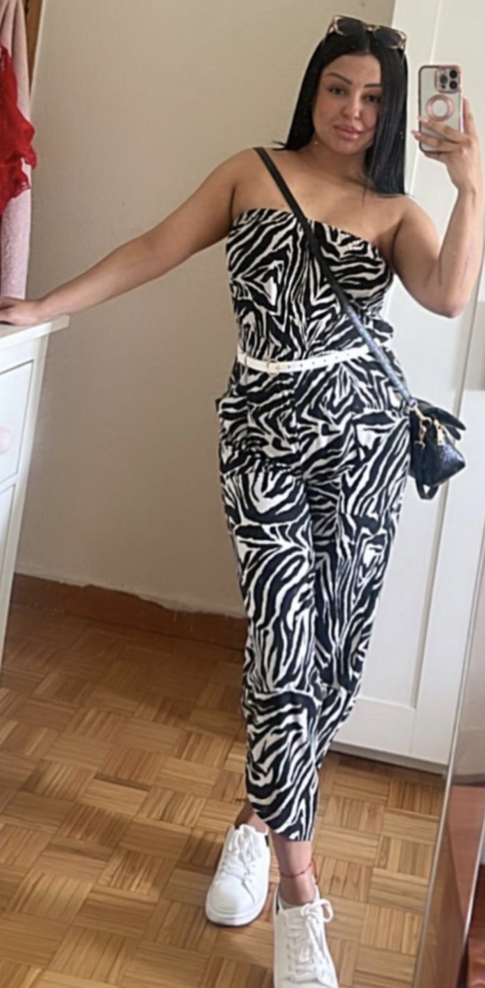 Colombiana exótica muy guapa y decidida