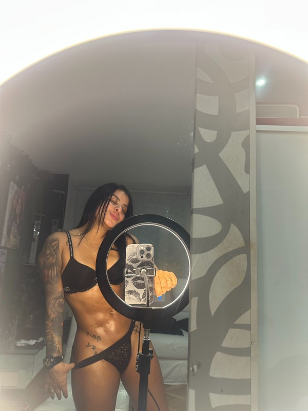 SARA LAS AMERICAS. CACHONDA Y NINFÓMANA.. ¡FOTOS REALES!