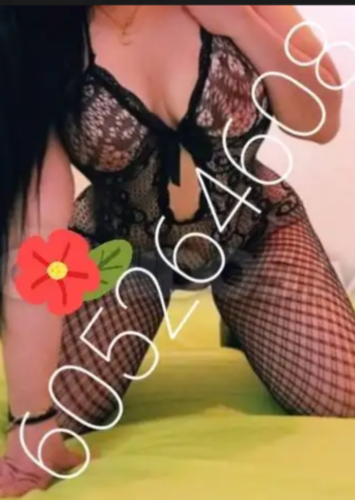 JOVEN GUAPA LATINA,TRATO DE NOVIA CARIÑOSA 24HRS