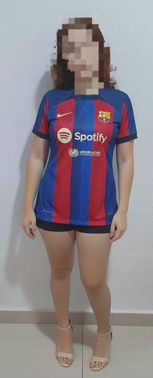 EN LLEIDA SENSUAL JOVENCITA DE FINAS CURVAS EN LLE