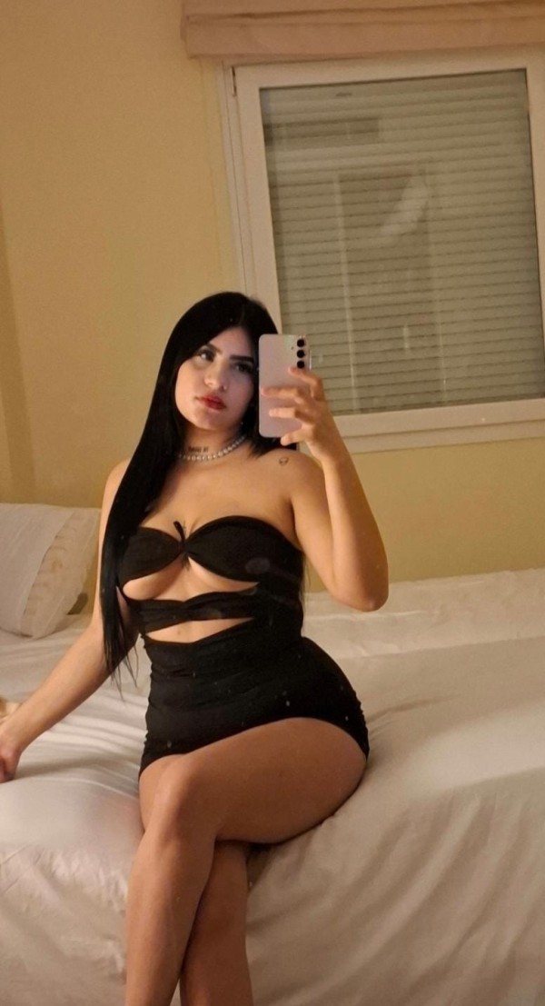 Joven y atractiva NOVEDAD