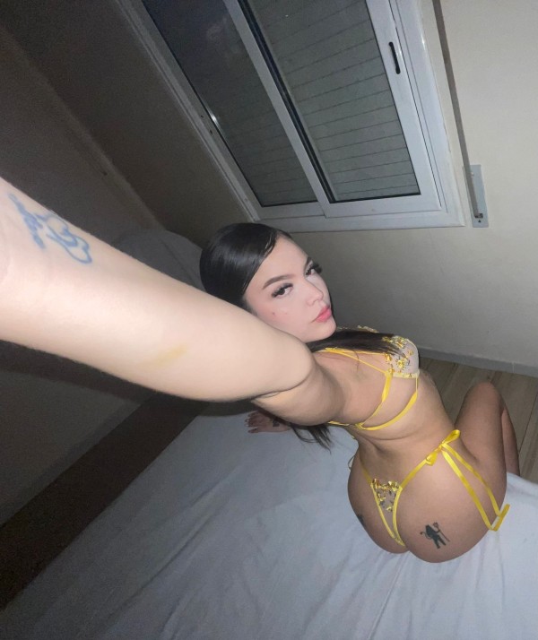 MEGAN JOVENCITA Y COMPLACIENTE