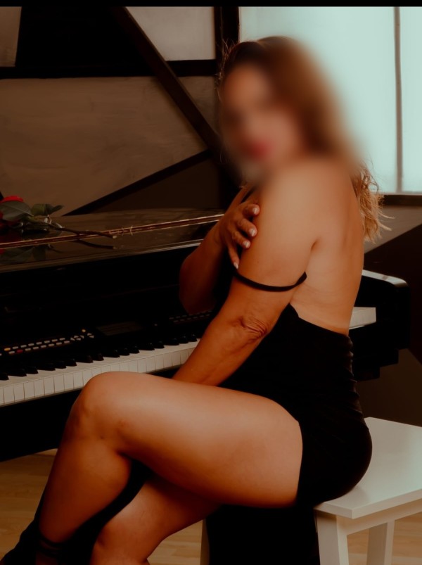 MARCELA SIMPATICA BELLA LATINA DIOSA EXÓTICA