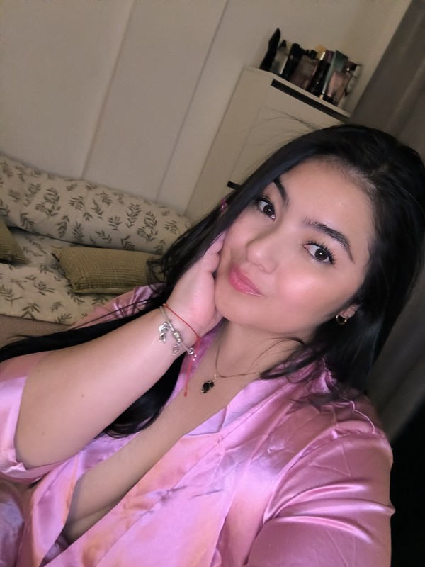 VECINDARIO Hermosa latina con cara angelical