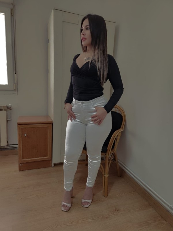 Romina madurita llena de gsnas de pasarlo bien