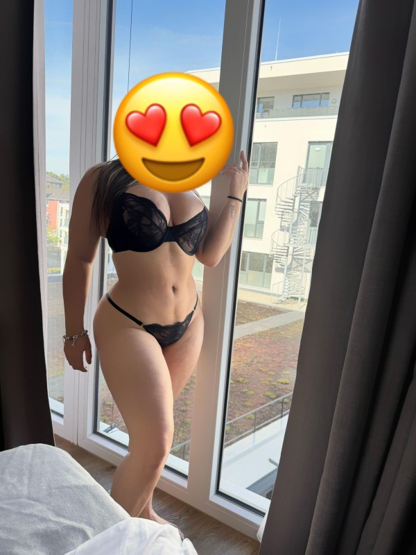 Putitas para trios, chupadas a 2 boquita hasta el final , packs hs fiestas