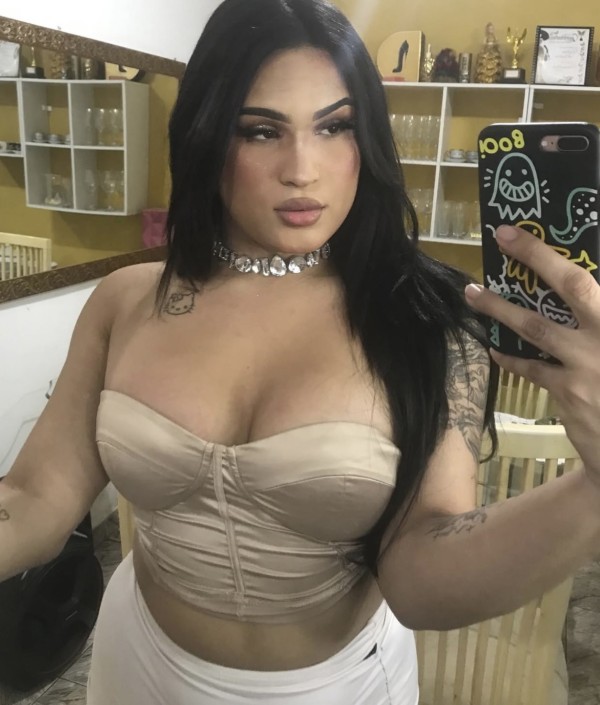 Perversa fiestera y tragona total