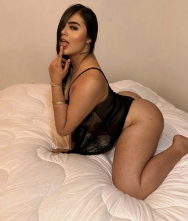 TE LA CHUPO A TOPE SIN LÍMITES