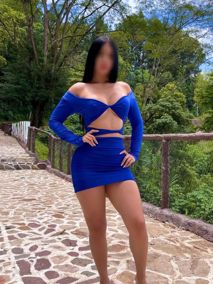 LATINA TETONA CON GANAS DE MARCHA