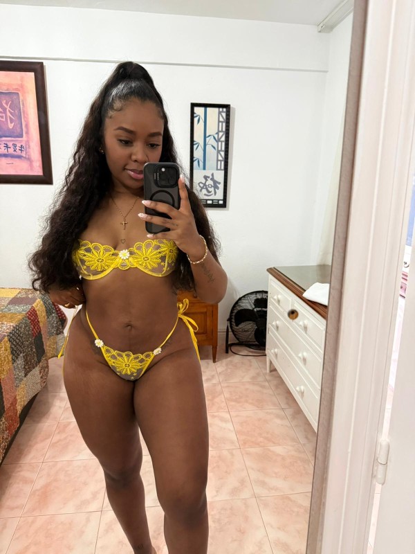 delicia morbosa y cachonda latina te espera soy SHARON