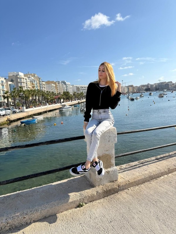 ISABELLA, LINDA LATINA, TORRE ARIAS