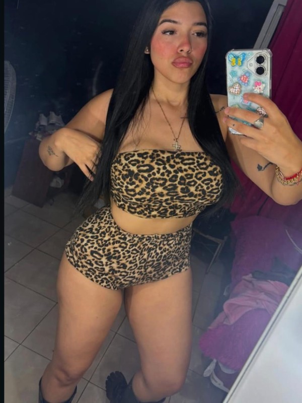 UNA CALIENTE JOVENCITA,22 AÑITOS DE PURA TENTACIÓN