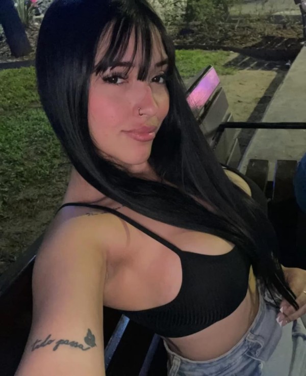 UNA CALIENTE JOVENCITA,22 AÑITOS DE PURA TENTACIÓN