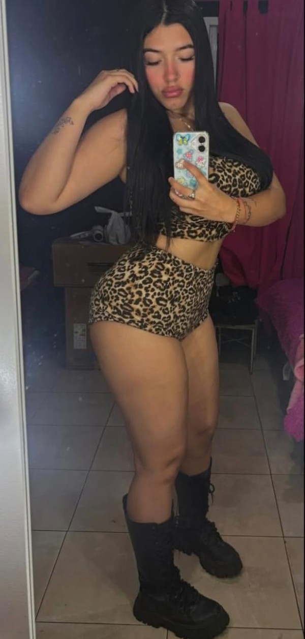 UNA CALIENTE JOVENCITA,22 AÑITOS DE PURA TENTACIÓN