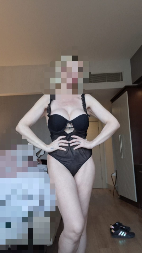 Rubia guapísima, trato inmejorable, chica real