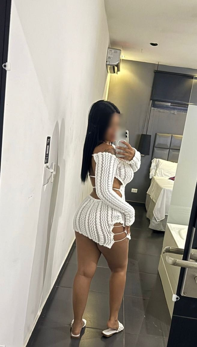 UNA MULATA QUE TE HARA MIL COSAS