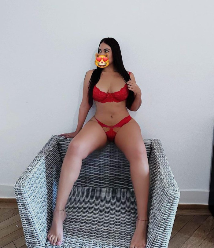 NOVEDAD ISA!! JOVENCITA MORBOSA IMPLICADA FIESTERA Y DISCRETA EN VILAGARCIA