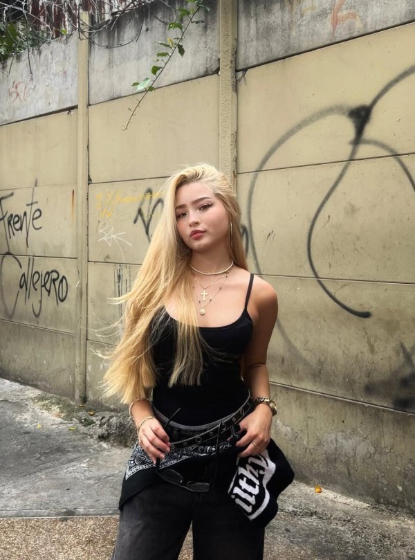 Morbosa Viciosa sensual latina de encanto colombiano, ven me encuentro sola